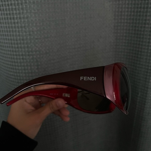 Authentic fendi shades (rare) - Picture 3 of 4